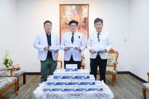 คณะแพทยศาสตร์ มหาวิทยาลัยเชียงใหม่ รับมอบหน้ากากป้องกันฝุ่น PM2.5